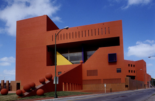 Víctor Legorreta: Innovación y Pasión por el Diseño